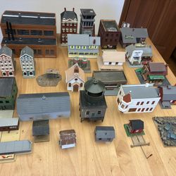 LARGE Vintage Model Train Parts Lot 1 of 2 Pieces Buildings  