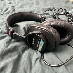 audio technica mdr 7506 Headphones