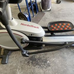 $100 NORDIC TRACK Elite 10.9 Elliptical 
