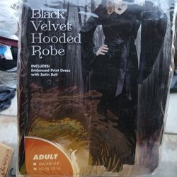 Adult Velvet Hooded Robe Costume 