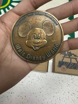 Walt Disney opening day 1971 large medallion/coin