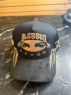 Báez x Shifu  all eyes on me hat