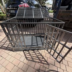 Heavy duty dog crate for large breed dog