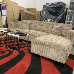 $899 Brand New Corduroy Sectional 112” X 60” (Read Description Below)