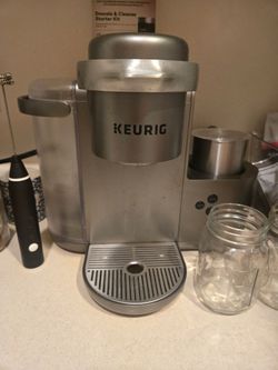 Keurig coffee maker with frother
