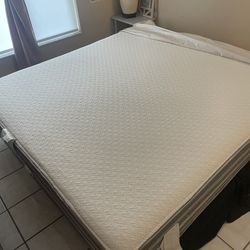 King mattress- Been Encased Since Purchased!