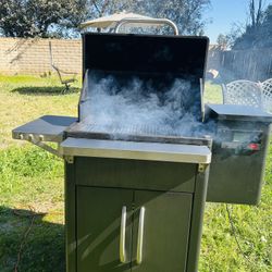 Traeger Silverton 620 Pellet Grill & Smoker