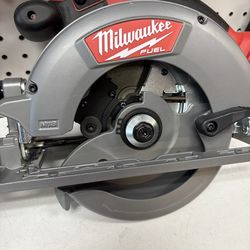Milwaukee new 61/2” circular saw M18 fuel