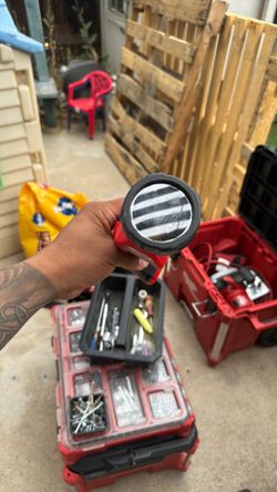 Milwaukee flashlight