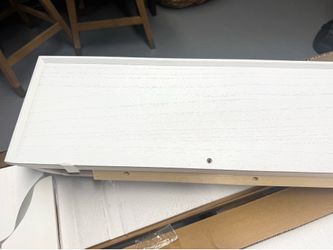 Floating shelf