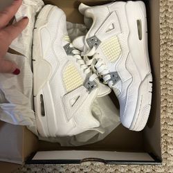 Jordan retro 4  5.5Y
