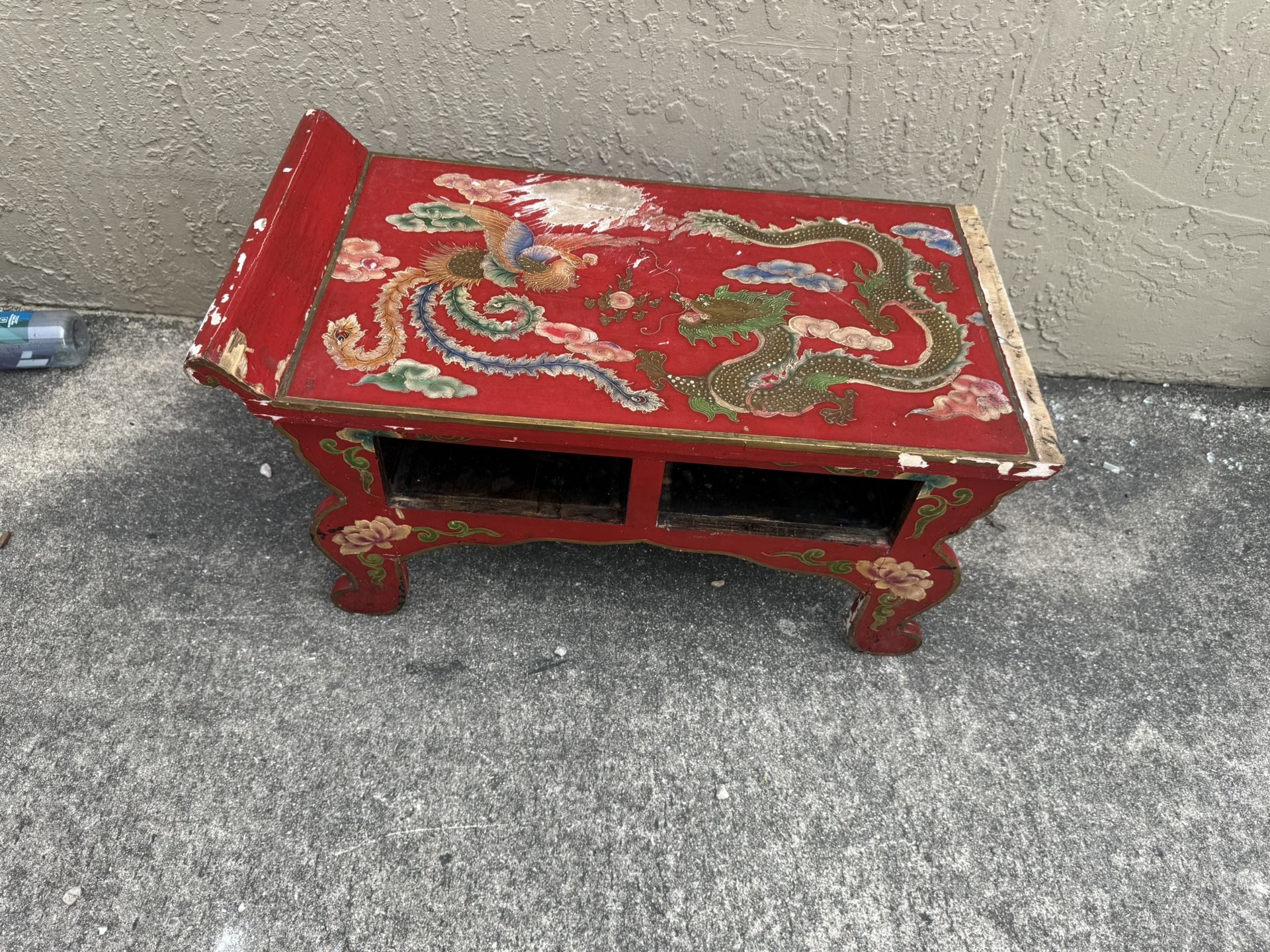 ATTENTION DIY’er Or flipper : Antique Style Dragon and Phoenix Table Share