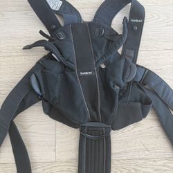 The BabyBjörn Miracle Carrier