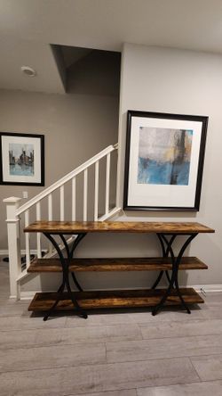 Entry Shelve Table