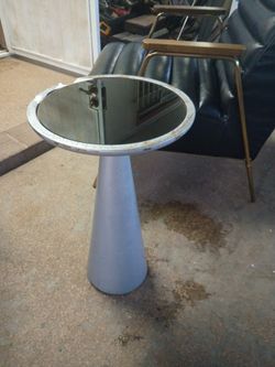 MITCHELL GOLD/ BOB  WILLIAMS  SIDE COCKTAIL TABLE
