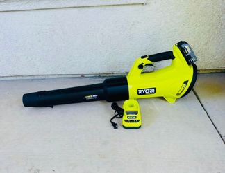 RYOBI ONE+ HP 18V Brushless Whisper Series 130 MPH 510 CFM Leaf Blower + 4 Ah Battery & Charger New