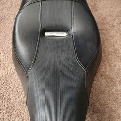 2014 Harley Davidson Oem Seat