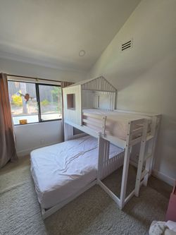 Bunk Beds twin over full with Mattresses