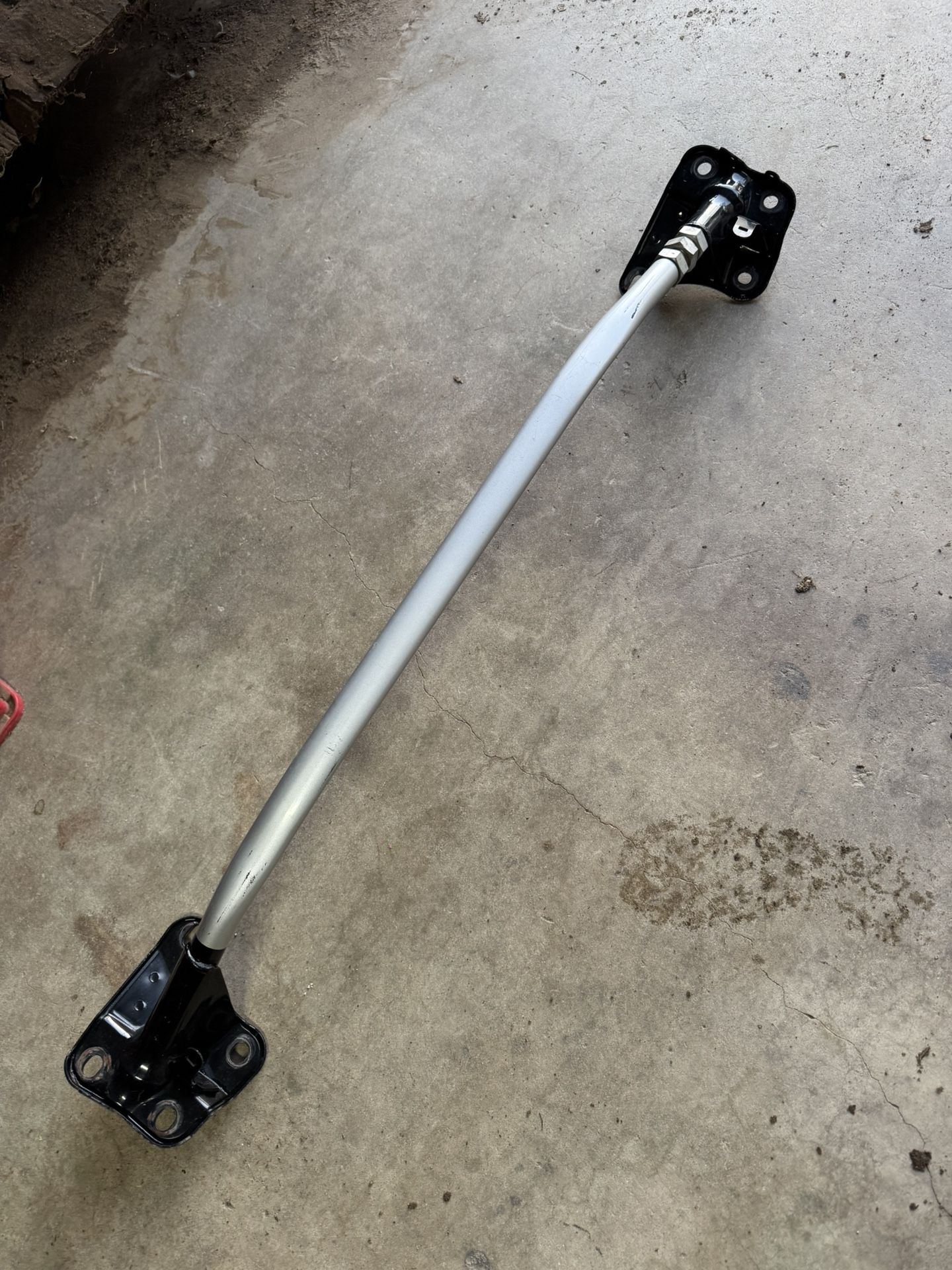 OEM Nissan 350Z HR Strut Tower 