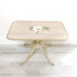 Adorable Solid Wood Accent Table 🛋️ Please Read Description 