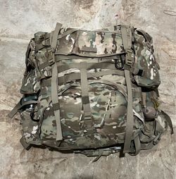 RUCKSACK WITH POUCHES