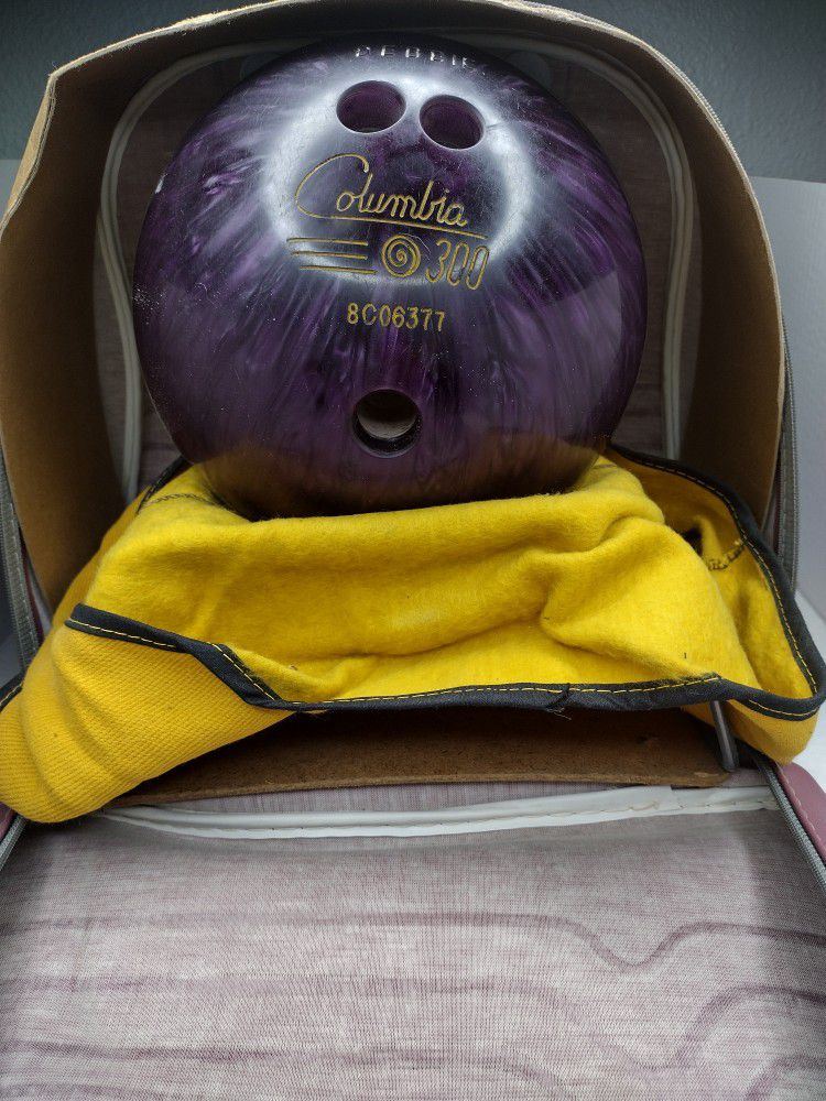 Vintage Leather Bowling Ball Bag Light Cream & Purple with Metal Rack inside