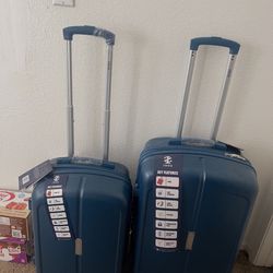 suitcase new 85 dlls for both 