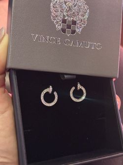 Beautiful Vince Camuto Jewelry Earrings Rhinestones 