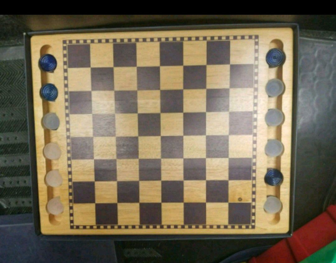 Checkers board game