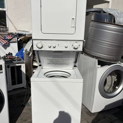 Stacked washer and dryer, old school 24 inch like new