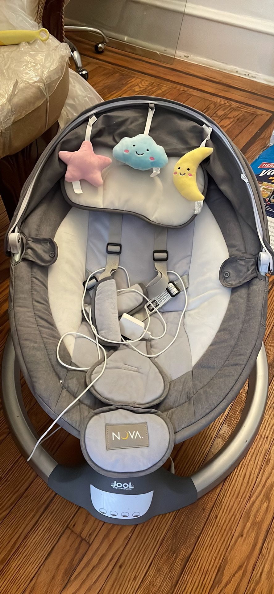 Jool Nova.. Baby Swing/rocker for Sale in Uppr Chichstr, PA OfferUp