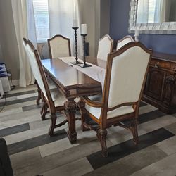 Selling Dinning Set With 6 Chairs/Buffet 