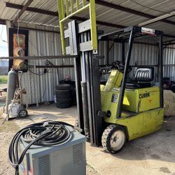 Clark Forklift 