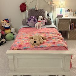 White Princess Twin Bed Frame – Excellent Condition