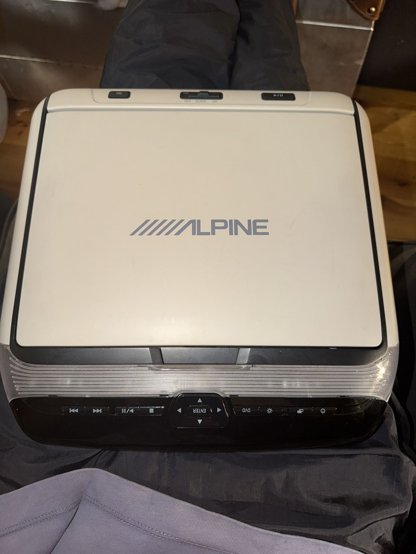 Alpine Overhead DVD Player – Model TMX-R1050DVD