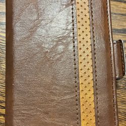 iPhone 11 MAGNETIC FLIP COVER