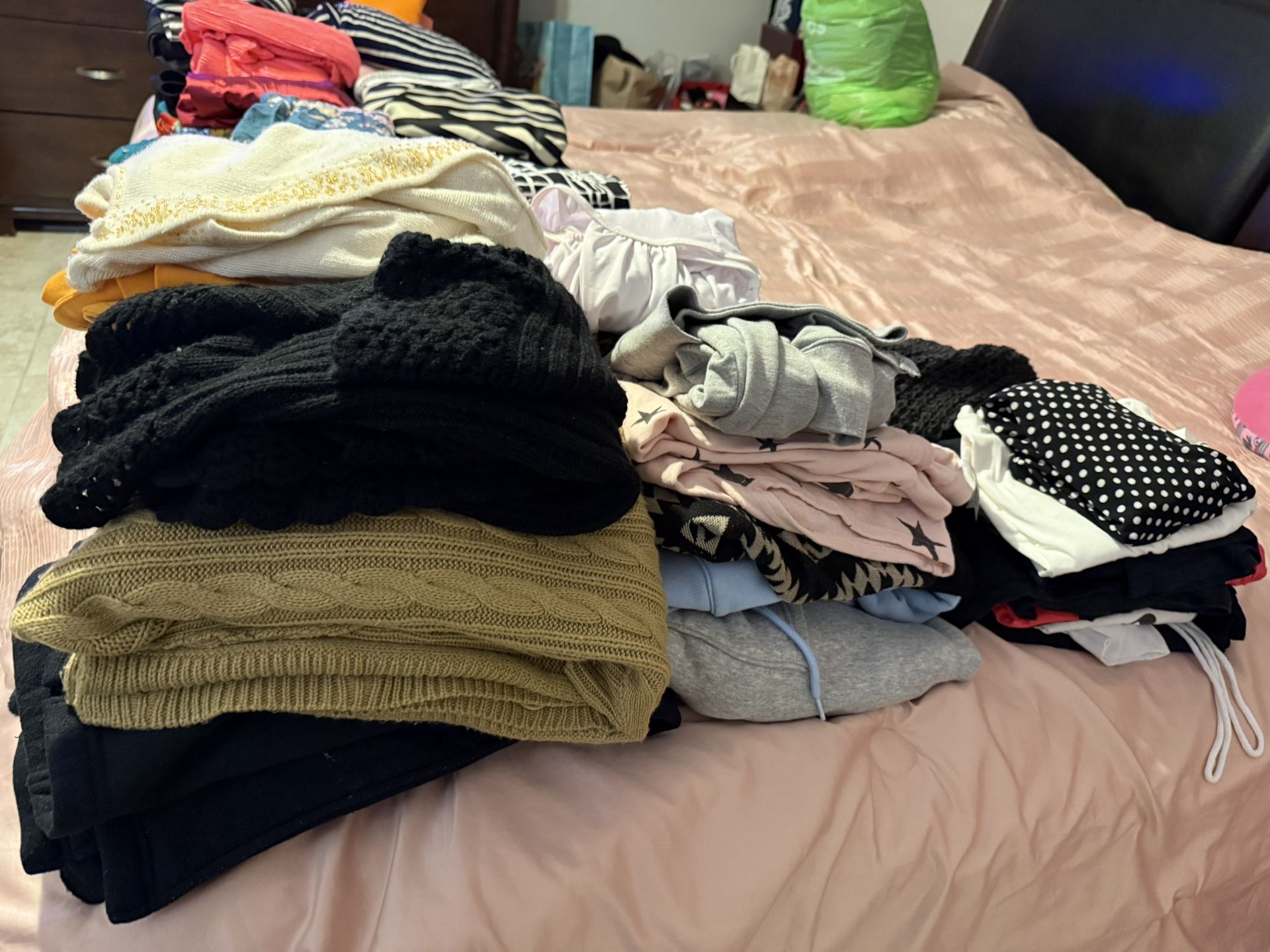 FREE Women’s Clothing (AS-IS, Size Ranges, Read Description)