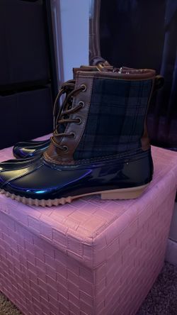 Snow boots
