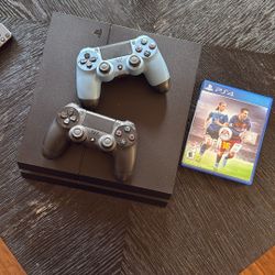 Playstation 4 Console And 2 Controller 