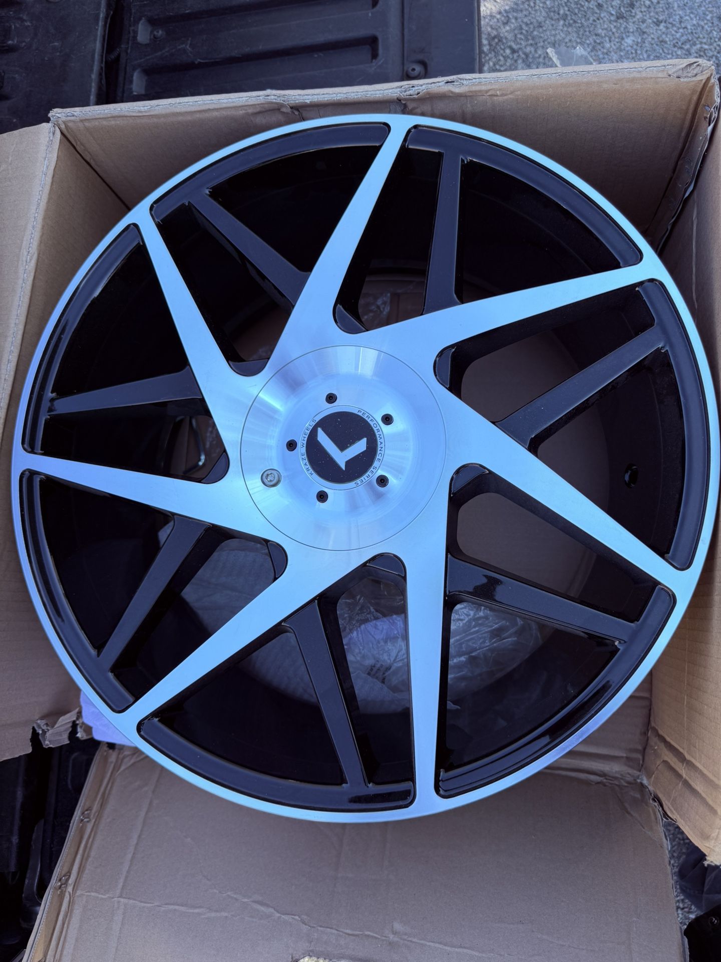 18 Wheels Kraze Phase 5x112/5x114.3