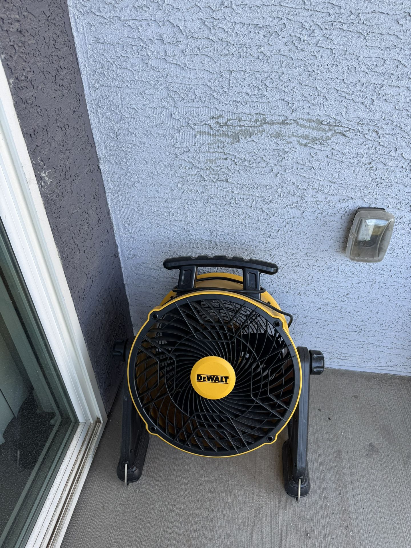 Dewalt Fan