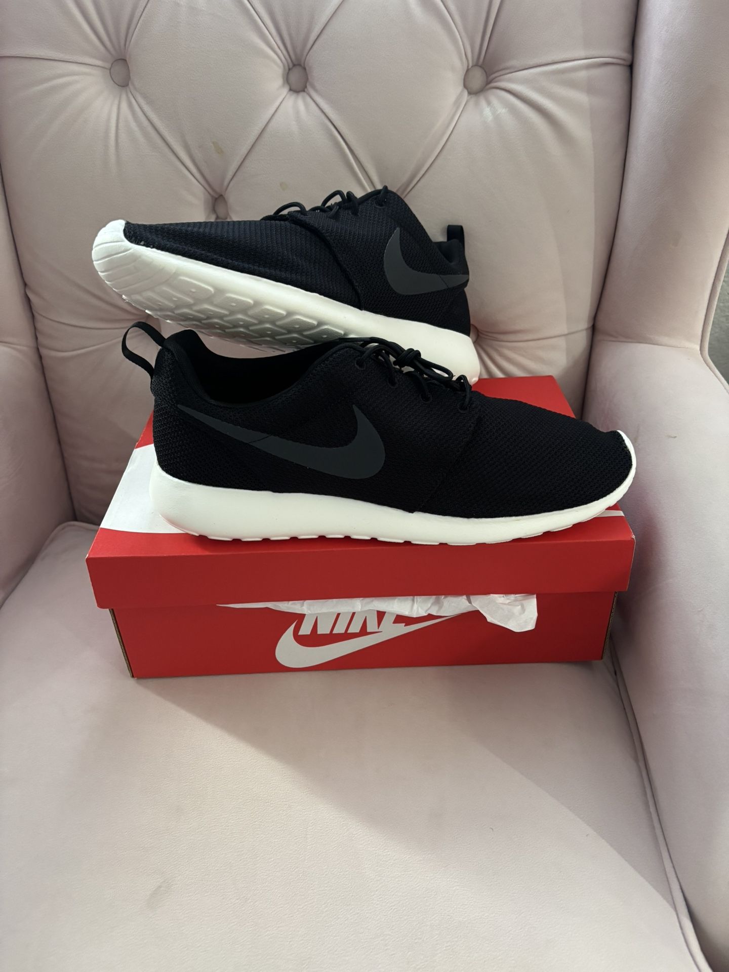 Nike Roshe One Size 14