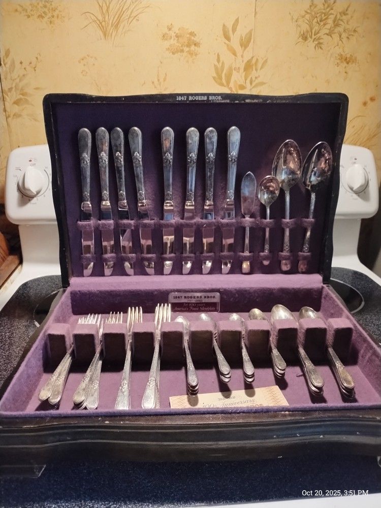 1847 Rodgers Bros IS Silverplated Flatware