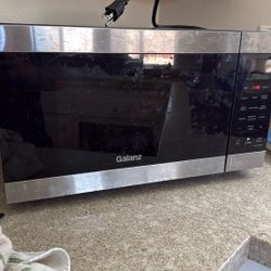 Large Galanz microwave/air Fryer