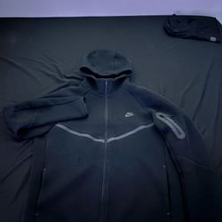 Nike Tech Size L