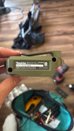 Makita LXT 18V Olive USB Adaptor Battery Charger ADP05O - Skin Only
