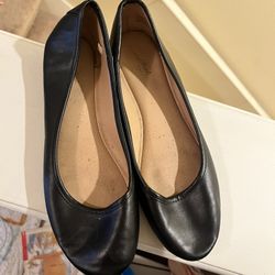 Women’s Black Flats
