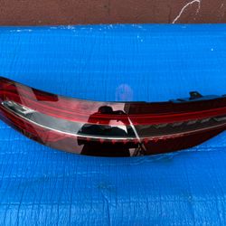 2020-2021-2024 Mercedes Benz GT AMG Tail Light LH