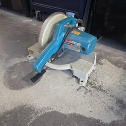 Makita LS1030. 10" Miter Saw