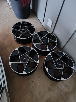 17" Wheels from a 2023 kia soul Gt Line